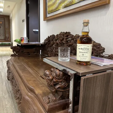 Boutique HOTEL Отели рядом с достопримечательностью «Железнодорожный вокзал Луодонга»