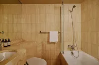 لوك آم بلاتز زيوريخ Hotels near هيلمهاوس