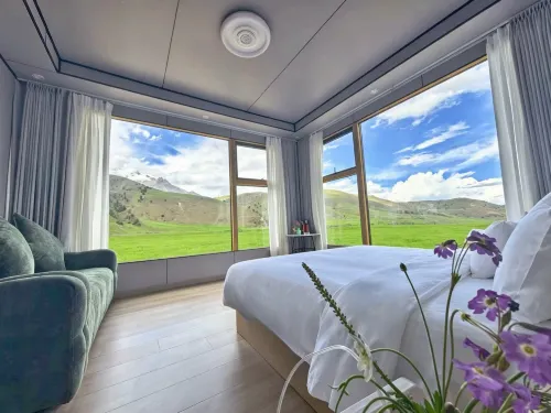 ZeBa Prince Premium Guesthouse