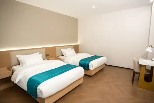 Yuetang Hotel (Korla Qingnian Road People's Square) - balcony