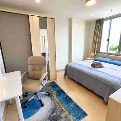 Central Comfy Airy Rooms
