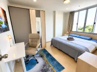 Central Comfy Airy - Condos