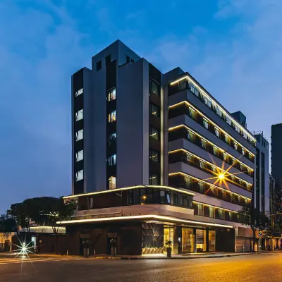 NanJin Light Luxury Hotel Hotels near Houhai