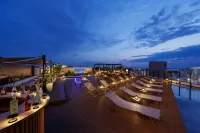 South Gate Hotel Okinawa Naha Tomari Port (Direct Access to Tomarin) - Bar