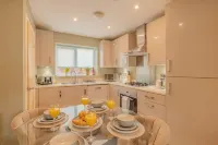 Gemstone Emerald - CoopLIVE - Etihad - Free Parking - New
