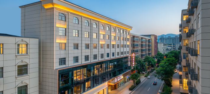 Magnotel Hotel (Zhushan Bus Passenger Station Shiyang Road) Hotels in Zhushan