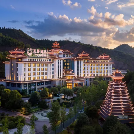 Longdu Jingyi International Resort Hotel (Ethnic Culture Park Branch)