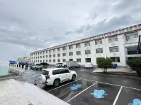 Qinghai Lake Linlan Lakeview Hotel - Parkplatz