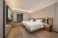 Yanjiao Town Emergency Management University Madison Hotel - Parking
