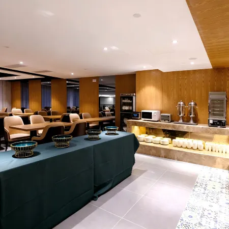 Yunyi Hotel (Shaoshan Xintiandi Pedestrian Street)