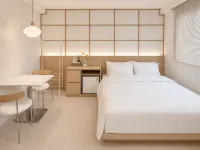 Yoonstay Haenggung Hotel Отели рядом с достопримечательностью «Полеты на воздушных шарах Flying Suwon»