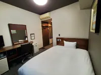 Hotel Route-Inn Dai-ni Kameyama Inter - parking