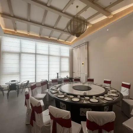 Poli Lijing Hotel (Gaozhou Yuehai Tandi Film and Television Service Center)