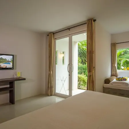 The Fong Krabi Resort Отели рядом с достопримечательностью «Стадион Краби»