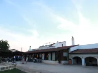 Agriturismo Masseria Alberotanza B&B and Restaurant Hotels in Conversano