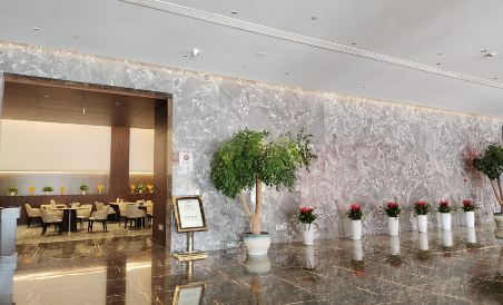 Longshan Hotel - Housity