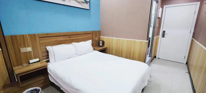 Youth Hotel (Shenqiu North Station Longding Guomao) Hotels in Shenqiu