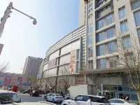 Yuecheng Boutique Business Apartment (Dalian North Station Huanan Square Subway Station)