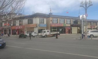 Langkazi Yangzhuoyuhu Family Hostel