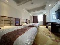Colorful Danxia Tianyuan Hotel (Linze Railway Station)