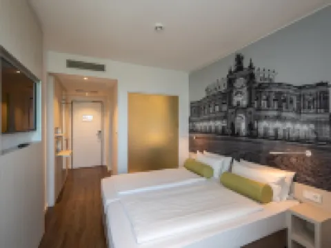 Super 8 by Wyndham Dresden Hotels near Dreikönigskirche - House of the Church Dresden