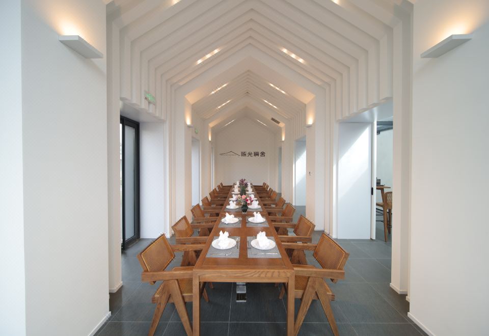 3. 랜드 오브 아츠..