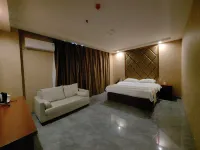 Xinyunding Business Hotel