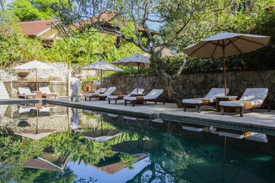 コマネカ アット モンキー フォレスト ウブド