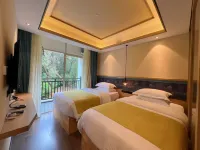 Tsurumi Residence