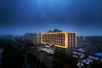 Gray Whale International Hotel (Longquan Branch)