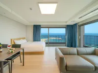 Sokcho I-Park Suite Hotel & Residence Hotels near Sokcho Lighthouse Observatory