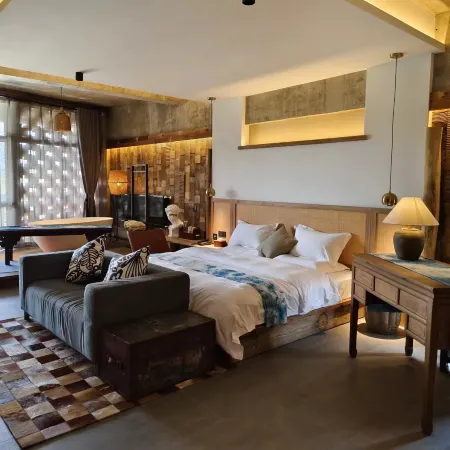 B&Bs in the Art Museum in· in Huatian Time