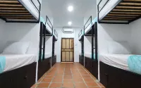 Mad Monkey Kampot - Hostels