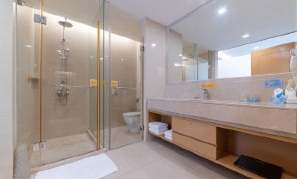 Gems Cube International Hotel(Liutang Metro Station Store)