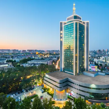 Zhonghao Grand Hotel Отели рядом с достопримечательностью «Озеро Дамин»
