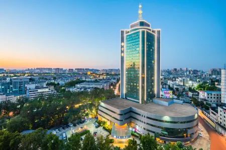 Zhonghao Grand Hotel Отели рядом с достопримечательностью «Tianqiao Gymnasium»