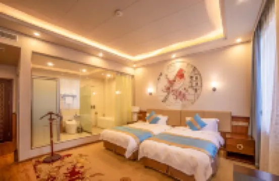 Ruoyu Resort Hotel (Tai'an Old Street Aegean Shopping Park)