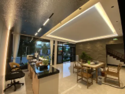 Maitreya Ruixiang Hotel Hoteles en Ciudad de Mile