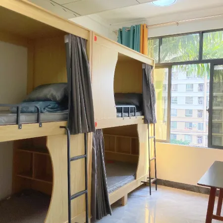 Shiyou Bajiu Youth Hostel (Beihai Yintan International Passenger Port)