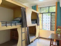 Shiyou Bajiu Youth Hostel (Beihai Yintan International Passenger Port)