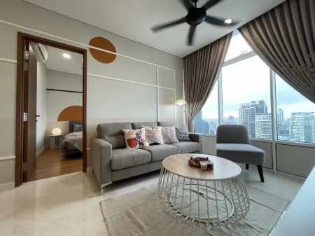 Sky Suites KLCC Homestay by BIRDY STAY Отели рядом с достопримечательностью «Парк 99 Уандерленд»