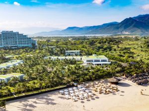 Cam Ranh Riviera Beach Resort & Spa