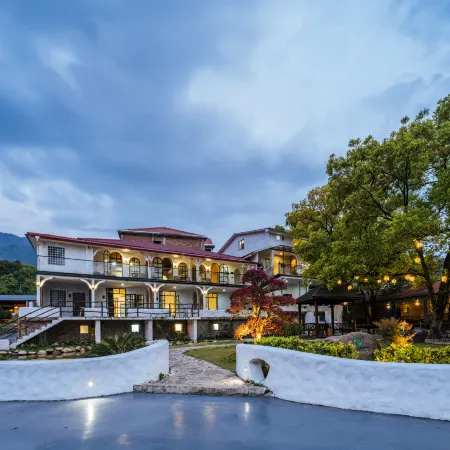 Floral Hotel· Jiujiang Lezhou Manor Homestay(Donglin Temple Branch of Lushan Cableway)