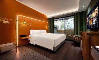 Qian qian mango tree hotel