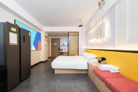 i Electronic Sports Hotel (Zhengzhou Huayuan Road ITC 360 Plaza)