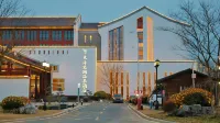 Donghai Junlan Hot Spring Hotel Các khách sạn ở Wenquan Town Leisure Center