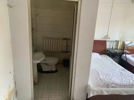 Shunwanjia Hotel Отели рядом с достопримечательностью «Jiutian Cave in Yiyuan County»