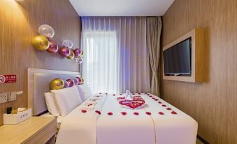 Dequan Hotel (Beijing Railway Station Guangqumenwai Metro Station)