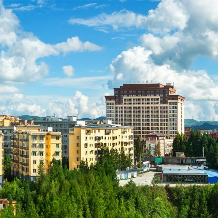 Yiqing Holiday Hotel