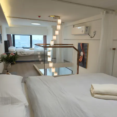 Wuhan Xilai Light Luxury Homestay (Xujiapeng Metro Station Branch)